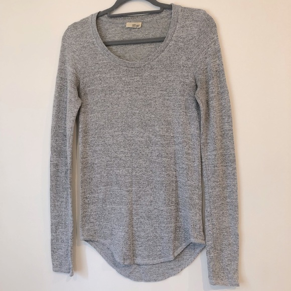 Aritzia Wilfred Free grey long sleeve fitted top. Size S. - Picture 1 of 1